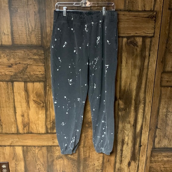 Thread & Supply woman’s joggers - Picture 1 of 3